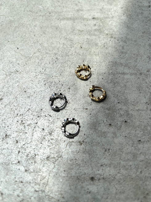 Deformed chain pierce earrings